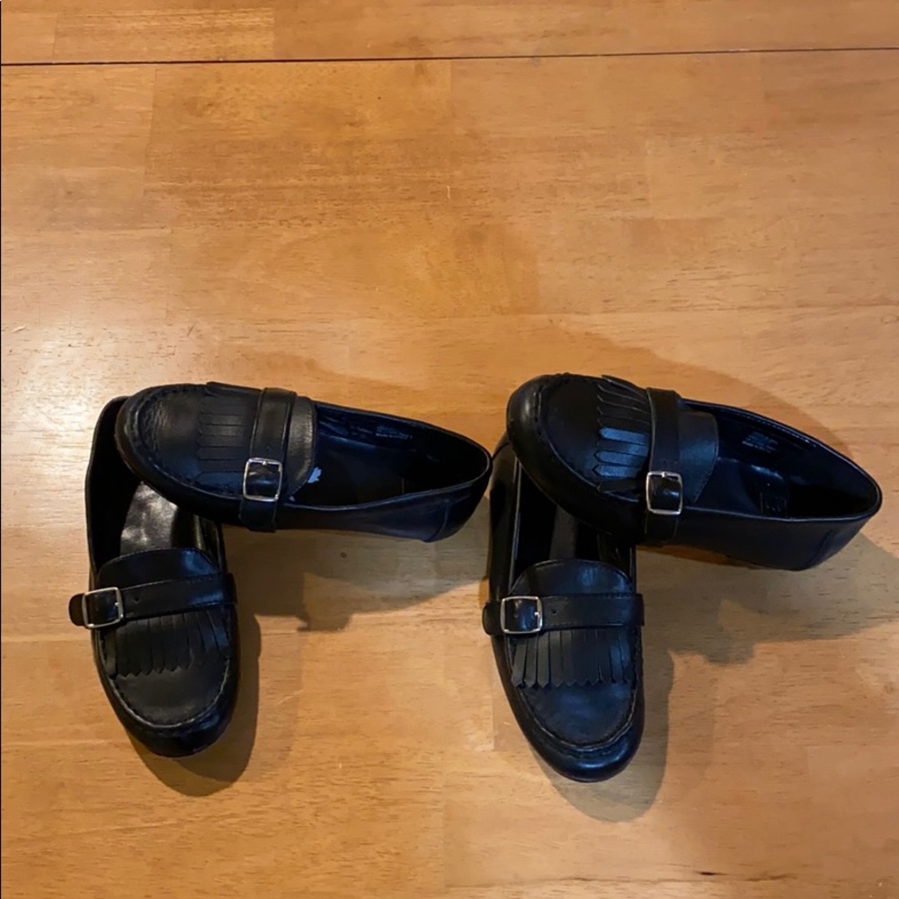 Boy’s Holiday leather Janie & Jack Black flats.